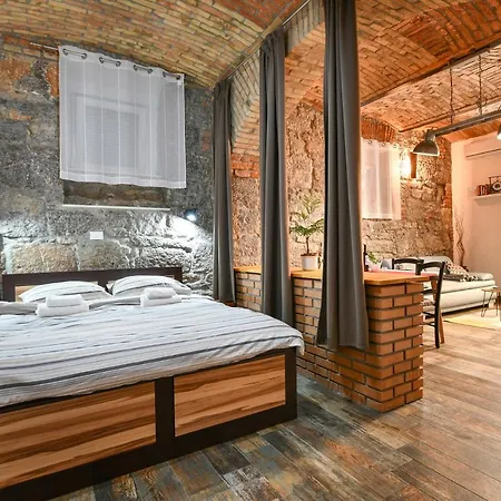 Rosenberger, Center With Parking Apartman