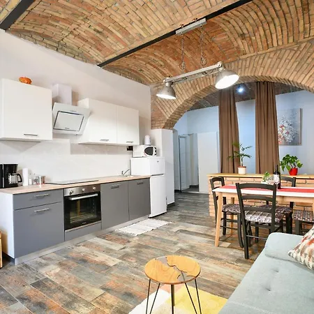 Rosenberger, Center With Parking Apartman