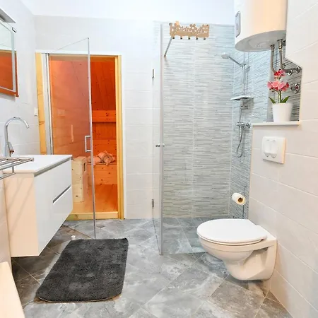 Rosenberger, Center With Parking * Abbázia