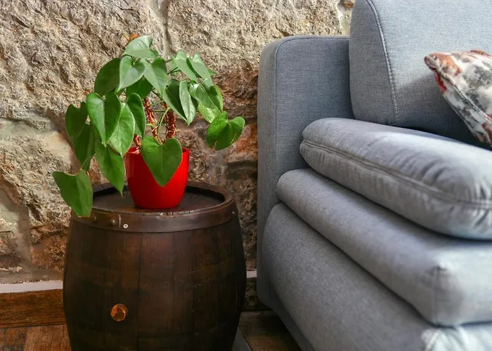 Rosenberger, Center With Parking *